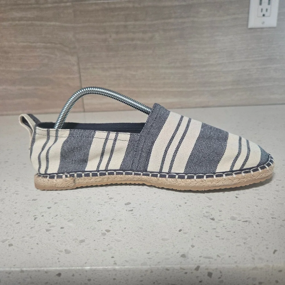 HM Shoes Womens 41 10 Navy Blue Cream Striped Canvas Espadrilles Slip On Flats